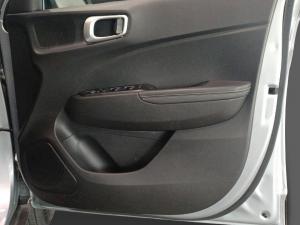 Hyundai Venue 1.0T Fluid auto - Image 17