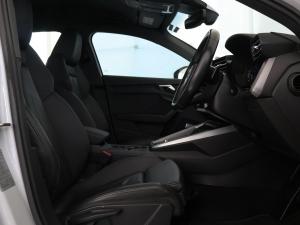Audi A3 sedan 35TFSI S line - Image 16