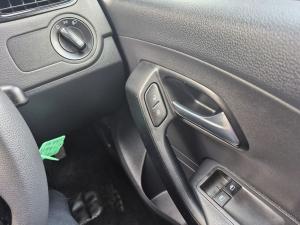 Volkswagen Polo Vivo hatch 1.6 Comfortline auto - Image 17