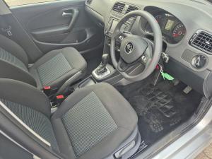Volkswagen Polo Vivo hatch 1.6 Comfortline auto - Image 9