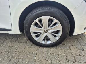 Renault Clio 66kW turbo Authentique - Image 8