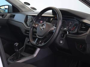 Volkswagen Polo hatch 1.0TSI Comfortline - Image 24