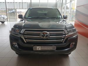 Toyota Land Cruiser 200 4.5D-4D V8 VX-R - Image 4