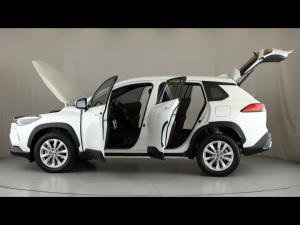 Toyota Corolla Cross 1.8 Xi - Image 11