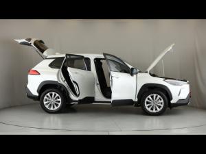 Toyota Corolla Cross 1.8 Xi - Image 15