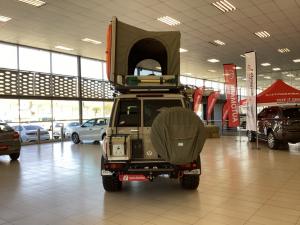 Toyota Land Cruiser 76 4.5D-4D V8 station wagon LX - Image 5