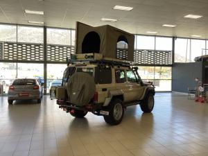 Toyota Land Cruiser 76 4.5D-4D V8 station wagon LX - Image 2