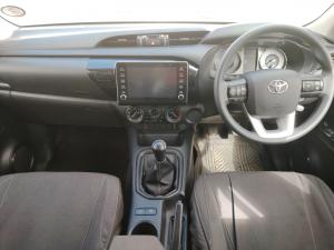 Toyota Hilux 2.4GD-6 double cab Raider manual - Image 6