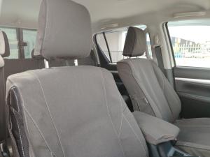 Toyota Hilux 2.4GD-6 double cab Raider manual - Image 16