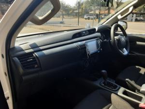 Toyota Hilux 2.4 GD-6 RB Raider automaticS/C - Image 7