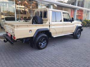 Toyota Land Cruiser 79 2.8 GD-6D/C automatic - Image 2
