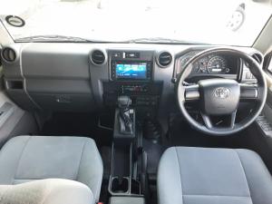 Toyota Land Cruiser 79 2.8 GD-6D/C automatic - Image 6
