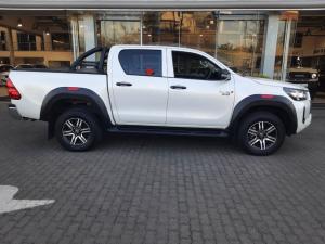 Toyota Hilux 2.4 GD-6 Raider X 4X4 automaticD/C - Image 3
