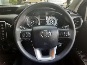 Toyota Hilux 2.4 GD-6 Raider X 4X4 automaticD/C - Image 8