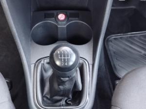 Volkswagen Polo Vivo 1.4 Trendline - Image 13