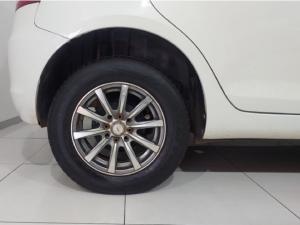 Suzuki Swift hatch 1.2 GL - Image 8