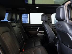 Land Rover Defender 110 D300 X-Dynamic HSE - Image 9