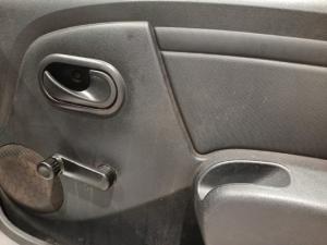 Nissan NP200 1.6i - Image 13