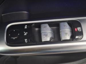 Mercedes-Benz C-Class C220d Avantgarde - Image 14