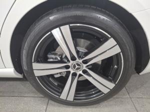 Mercedes-Benz C-Class C220d Avantgarde - Image 17