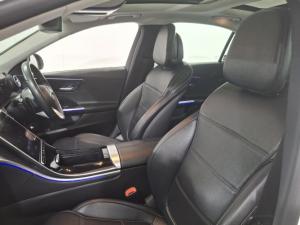 Mercedes-Benz C-Class C220d Avantgarde - Image 7