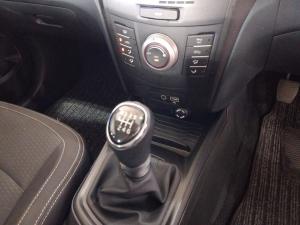 Mahindra XUV300 1.2T W6 - Image 13