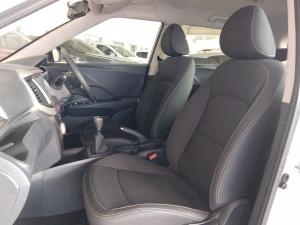 Mahindra XUV300 1.2T W6 - Image 8