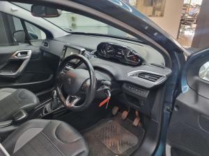 Peugeot 2008 1.2T Allure - Image 8