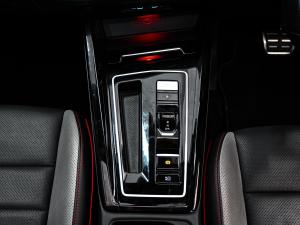 Volkswagen Golf GTI - Image 12