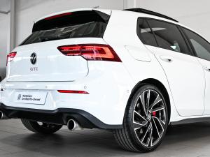 Volkswagen Golf GTI - Image 21