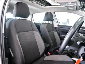 Volkswagen Polo hatch 1.0TSI Life manual - Image 10