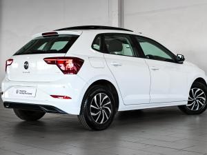 Volkswagen Polo hatch 1.0TSI Life manual - Image 17