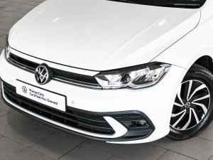 Volkswagen Polo hatch 1.0TSI Life manual - Image 3