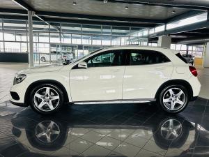 Mercedes-Benz GLA GLA220d 4Matic Style - Image 11