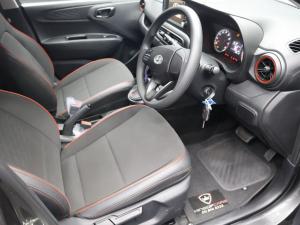 Hyundai Grand i10 1.2 Premium hatch - Image 9