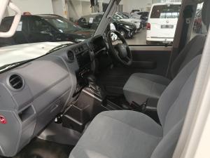 Toyota Land Cruiser 79 2.8GD-6 double cab - Image 7