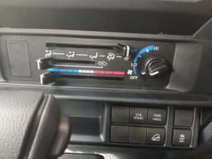 Toyota Land Cruiser 79 2.8GD-6 double cab - Image 11