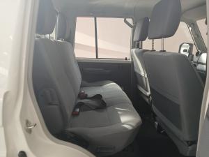 Toyota Land Cruiser 79 2.8GD-6 double cab - Image 12