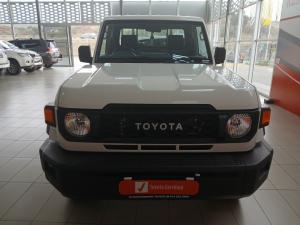 Toyota Land Cruiser 79 2.8GD-6 single cab auto - Image 4