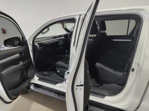 Toyota Hilux 2.8GD-6 48V double cab Raider - Image 13