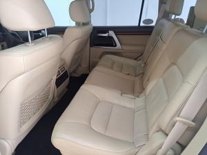 Toyota Land Cruiser 200 4.5D-4D V8 VX - Image 8