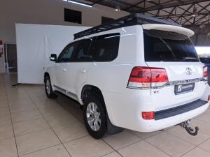 Toyota Land Cruiser 200 4.5D-4D V8 VX - Image 12