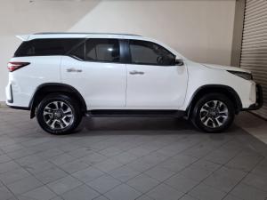 Toyota Fortuner 2.4GD-6 4x4 - Image 3