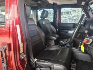 Jeep Wrangler Unlimited 3.6L Polar Edition - Image 14