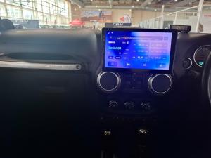 Jeep Wrangler Unlimited 3.6L Polar Edition - Image 7