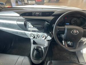 Toyota Hilux 2.0 single cab S (aircon) - Image 6
