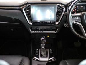 Isuzu D-Max 3.0TD double cab V-Cross - Image 17