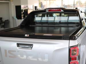 Isuzu D-Max 3.0TD double cab V-Cross - Image 22