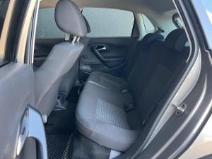 Volkswagen Polo Vivo hatch 1.4 Comfortline - Image 9