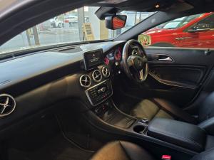 Mercedes-Benz A 200d Urban automatic - Image 8